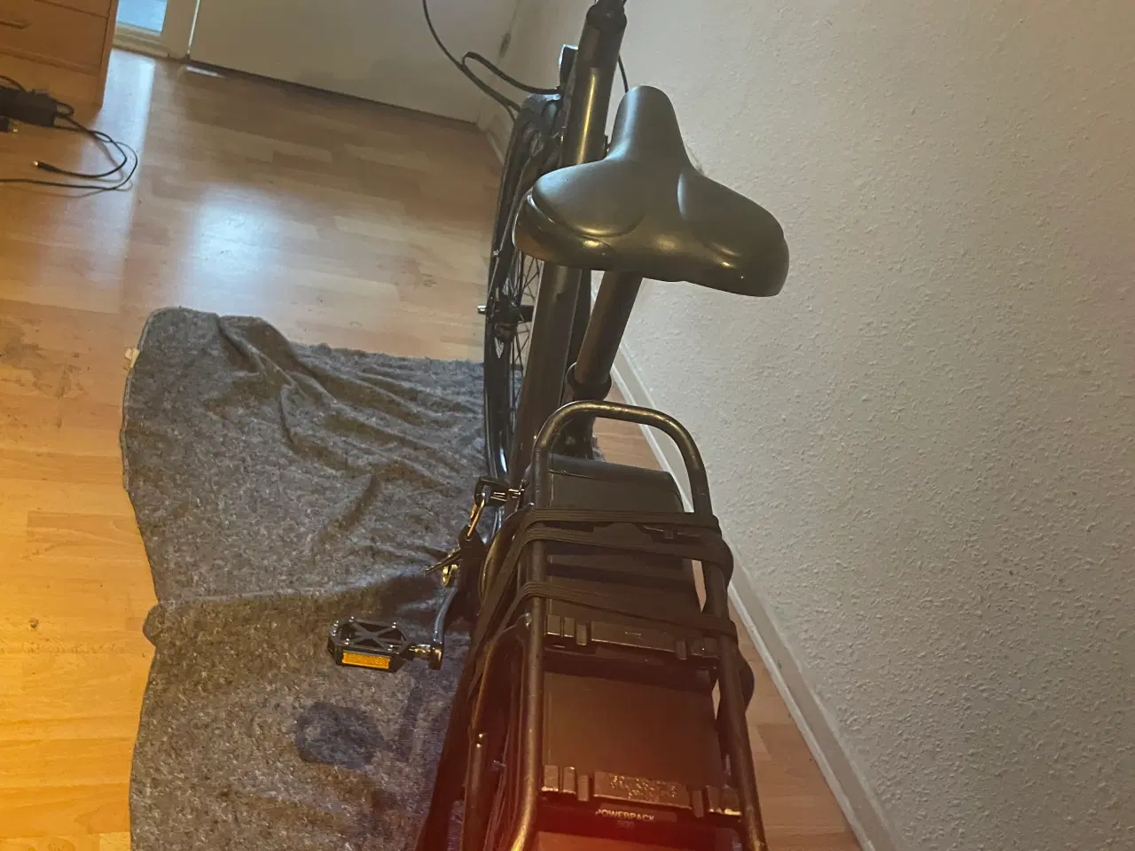 Billede 9 - Elcykel Trek District+ 1C - Grey L (500Wh) 