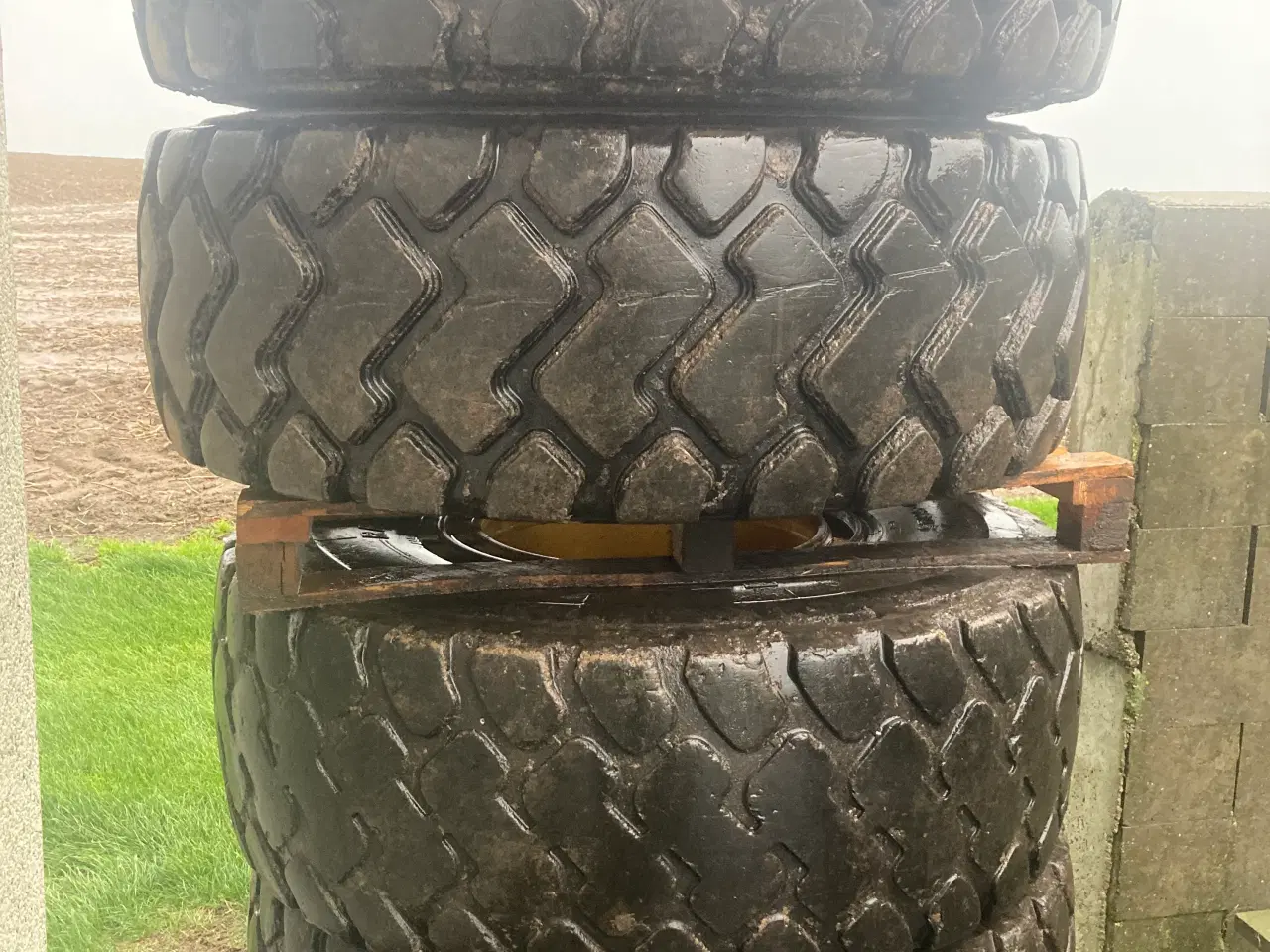 Billede 1 - Komplet dæk gummiged 20.5-25