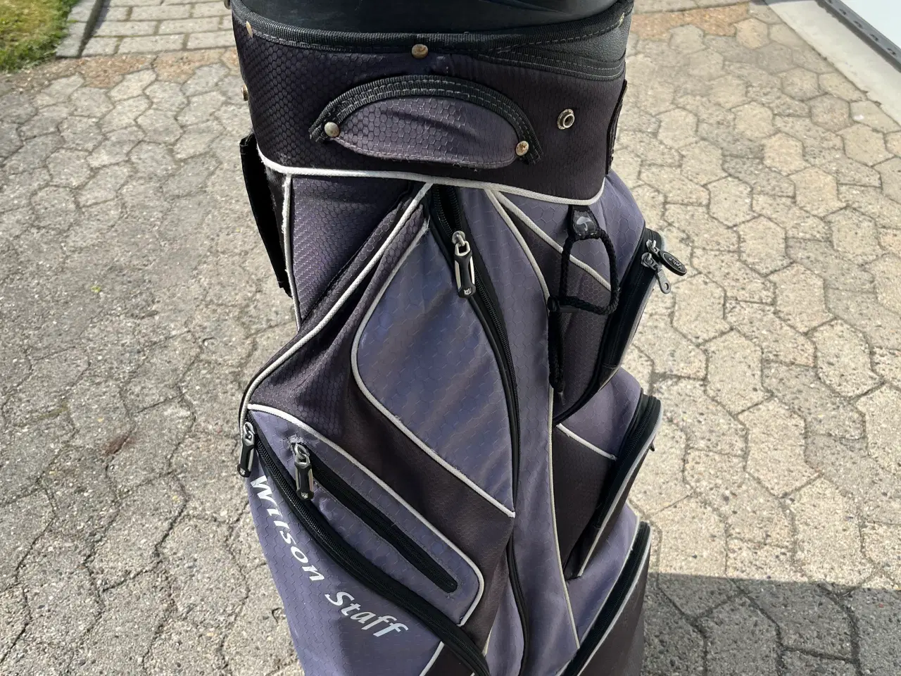 Billede 3 - Golf sæt .  Wilson Staff og golfbags .