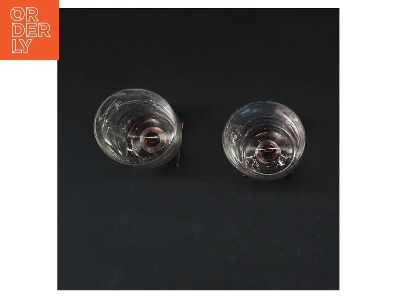 Billede 2 - Glas vaser på firkantet fod (str. 2 styk. ø. 5,5 cm. længde. 10,5 cm)