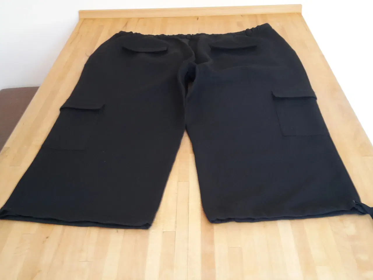 Billede 3 - Knæ bukser sorte gabardine