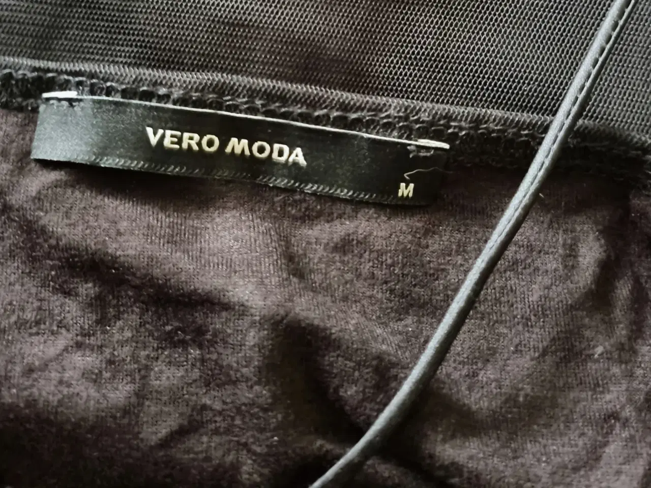 Billede 7 - Flot perlebesat, sort  tanktop fra Vero Moda 