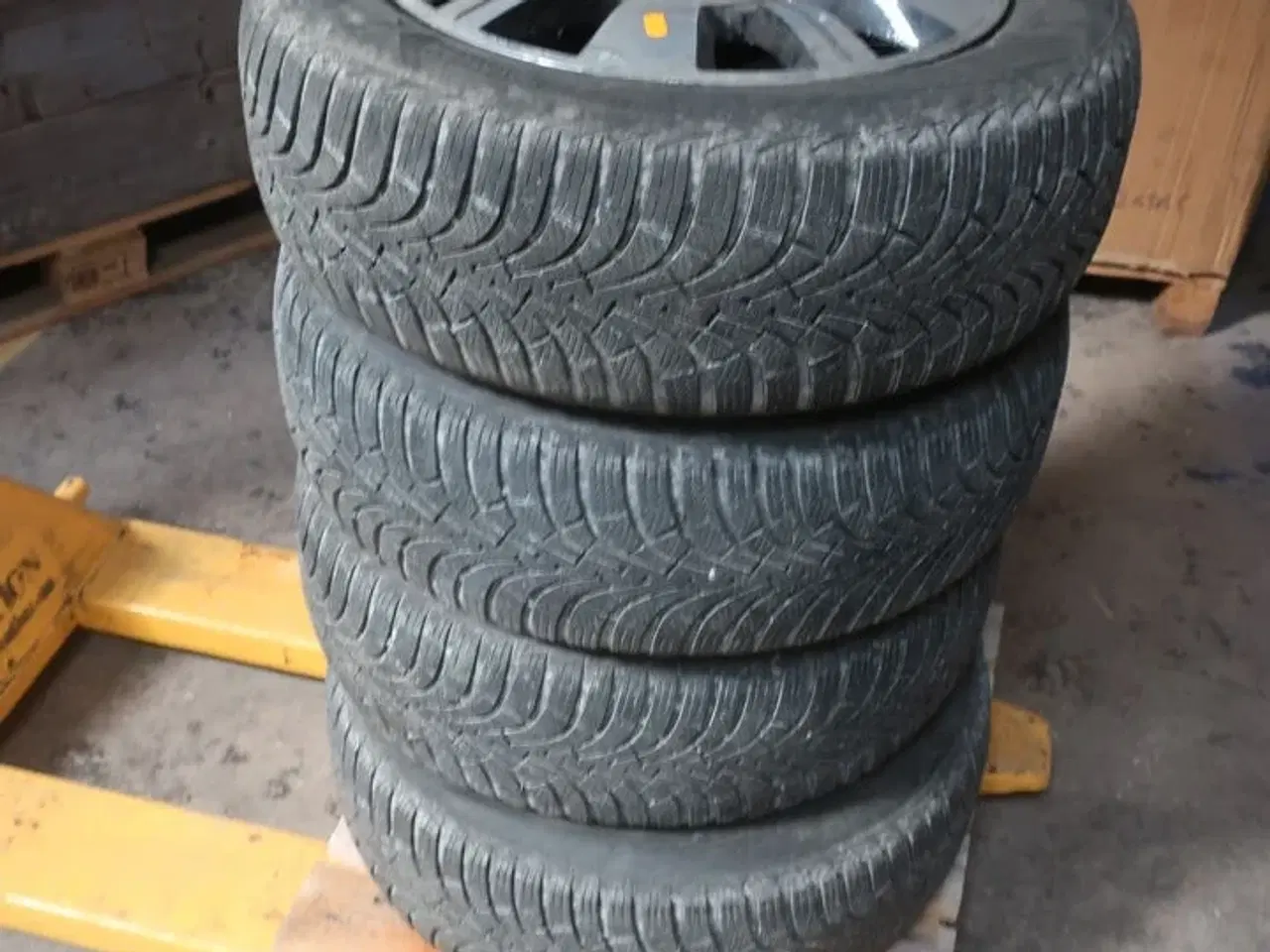 Billede 1 - 4 stk. dæk med fælge GOODYEAR  205/60R16