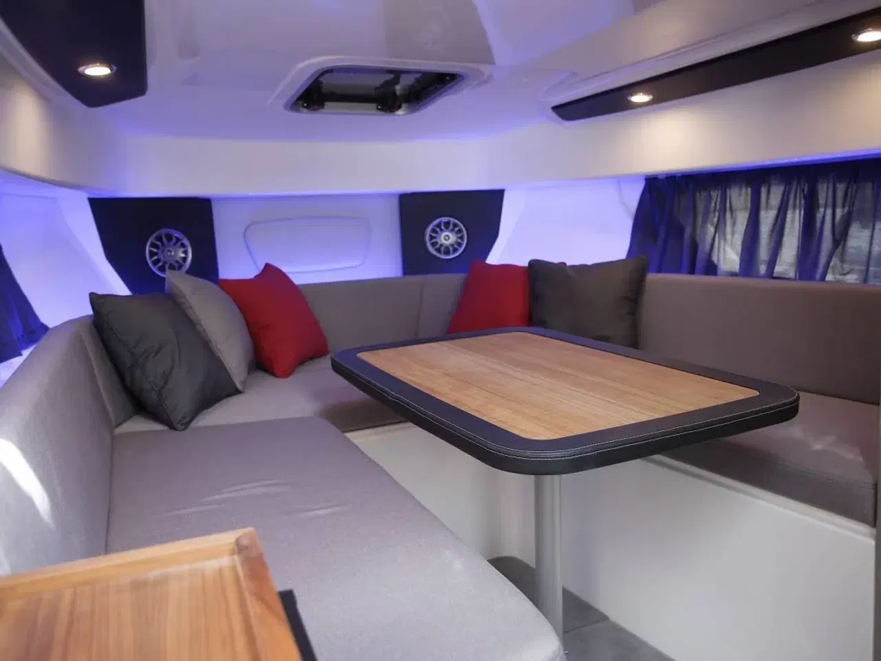 Billede 14 - Karnic SL800 - F375 XTO - V8 Yamaha/Udstyr