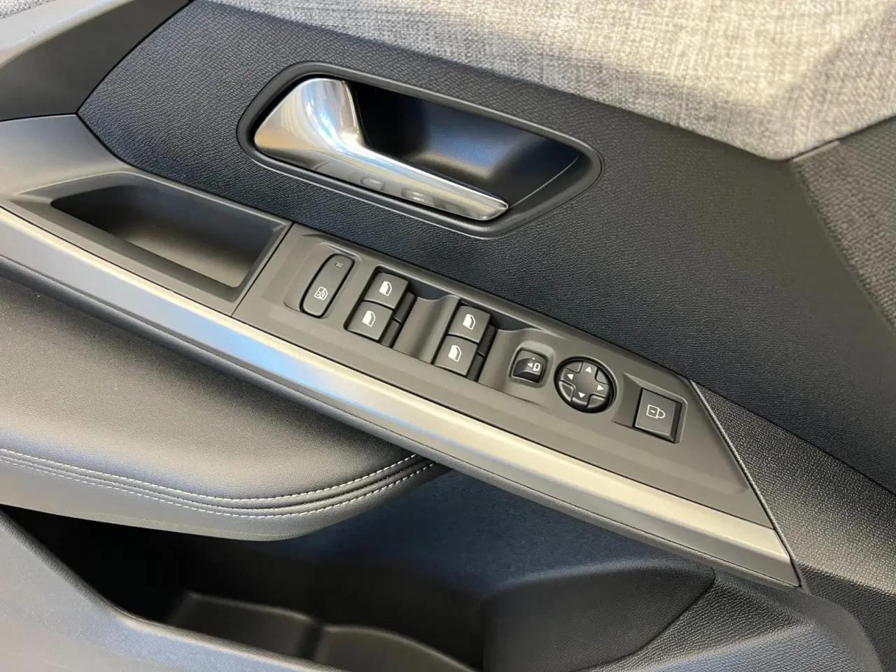 Billede 13 - Peugeot e-3008 77 Allure