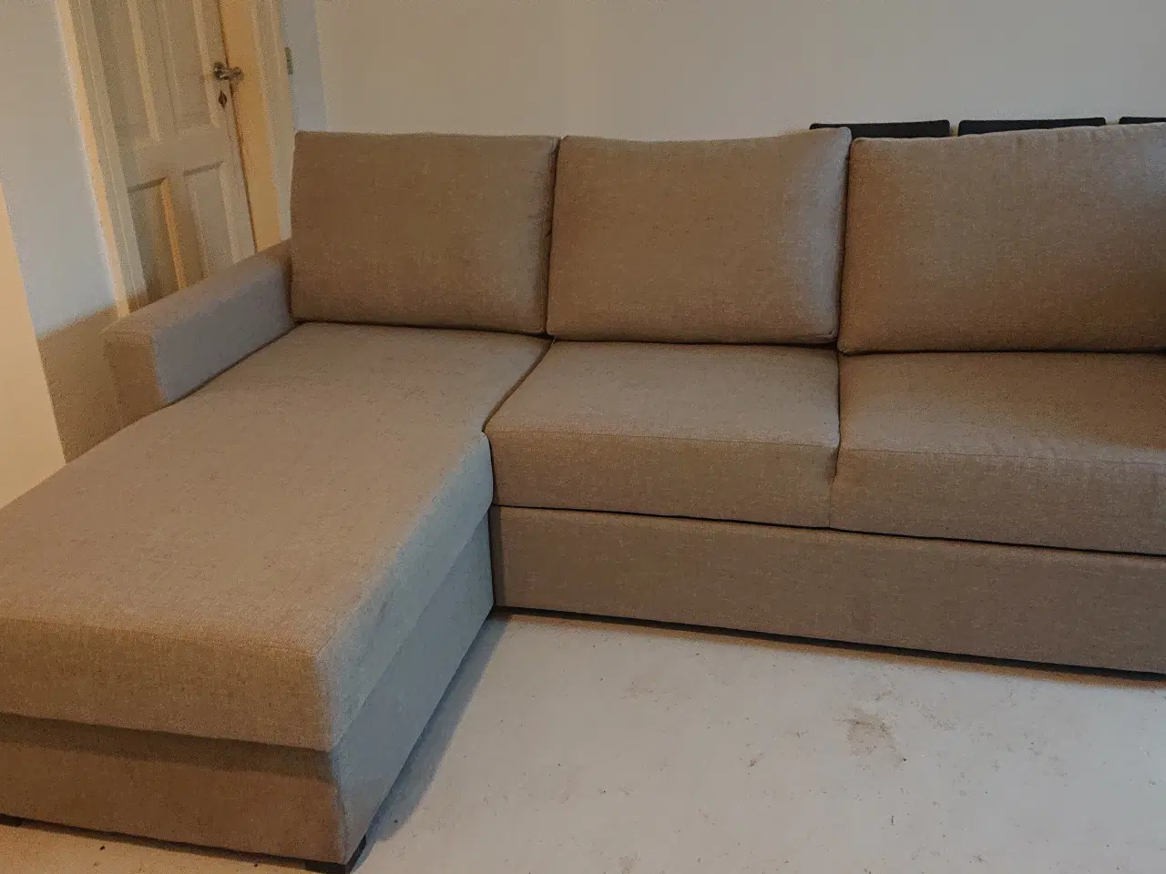 Billede 1 - Dobbelt sovesofa, liggemål 202x142, sandfarvet