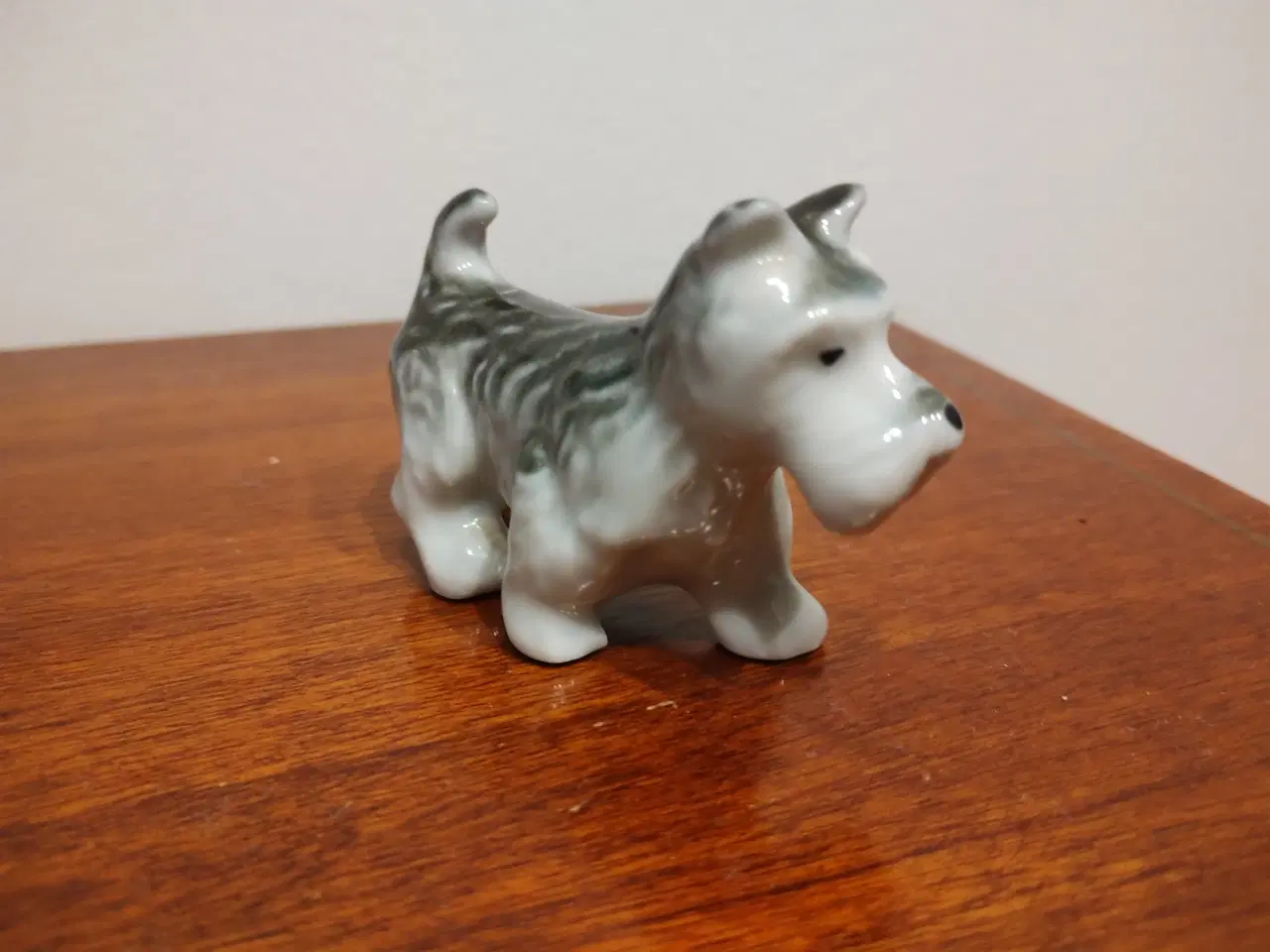 Billede 3 - Lille porcelæns hund