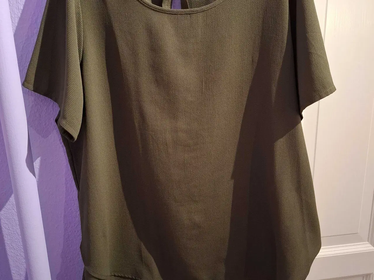 Billede 1 - Flot grøn bluse/t-shirt