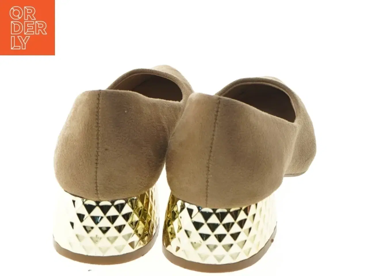 Billede 2 - beige pumps fra Filippo – model DP2101/21 BE (str. 36 )