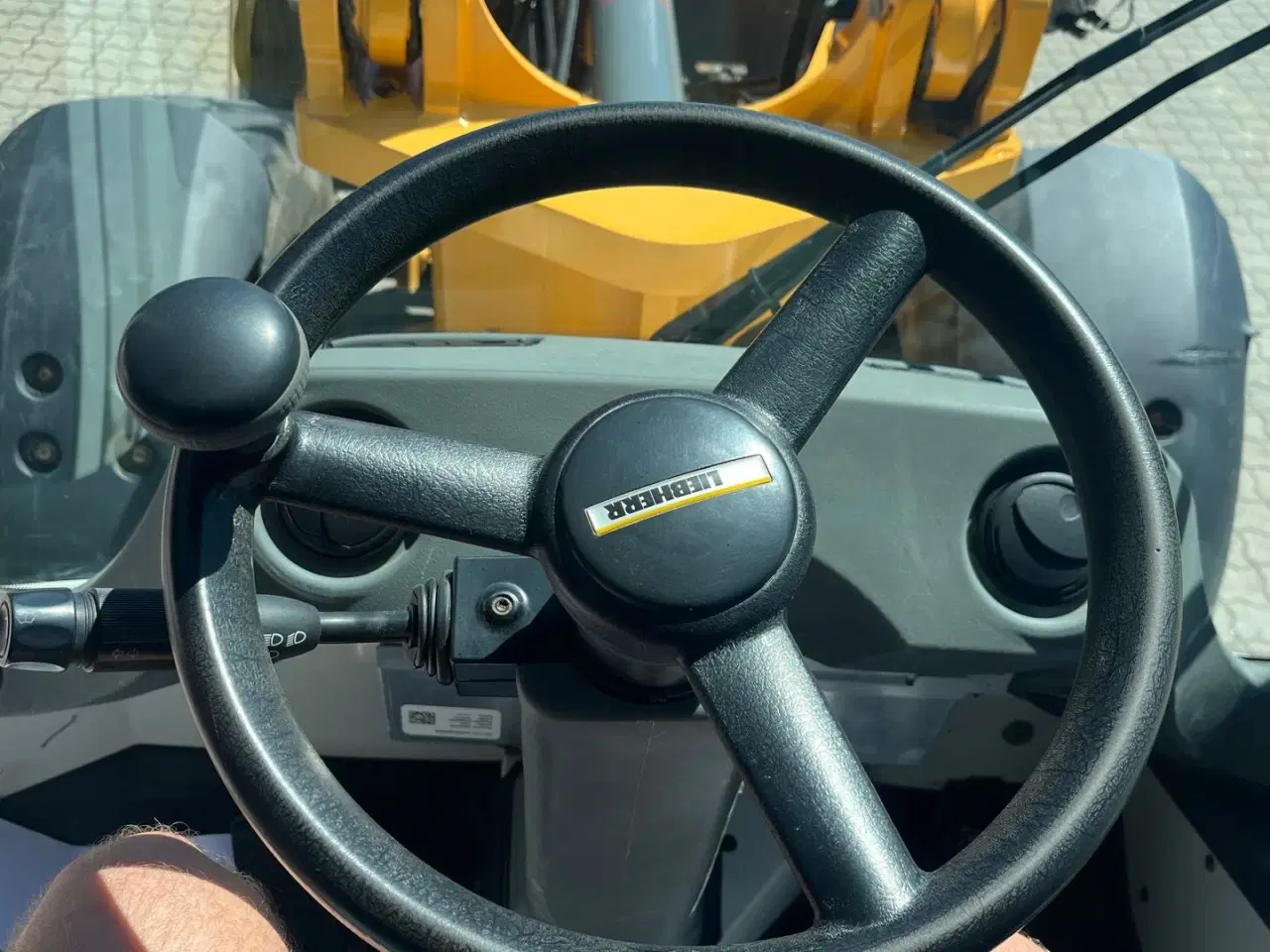 Billede 9 - Liebherr l506 4,3tons læsser med skovl og gafler