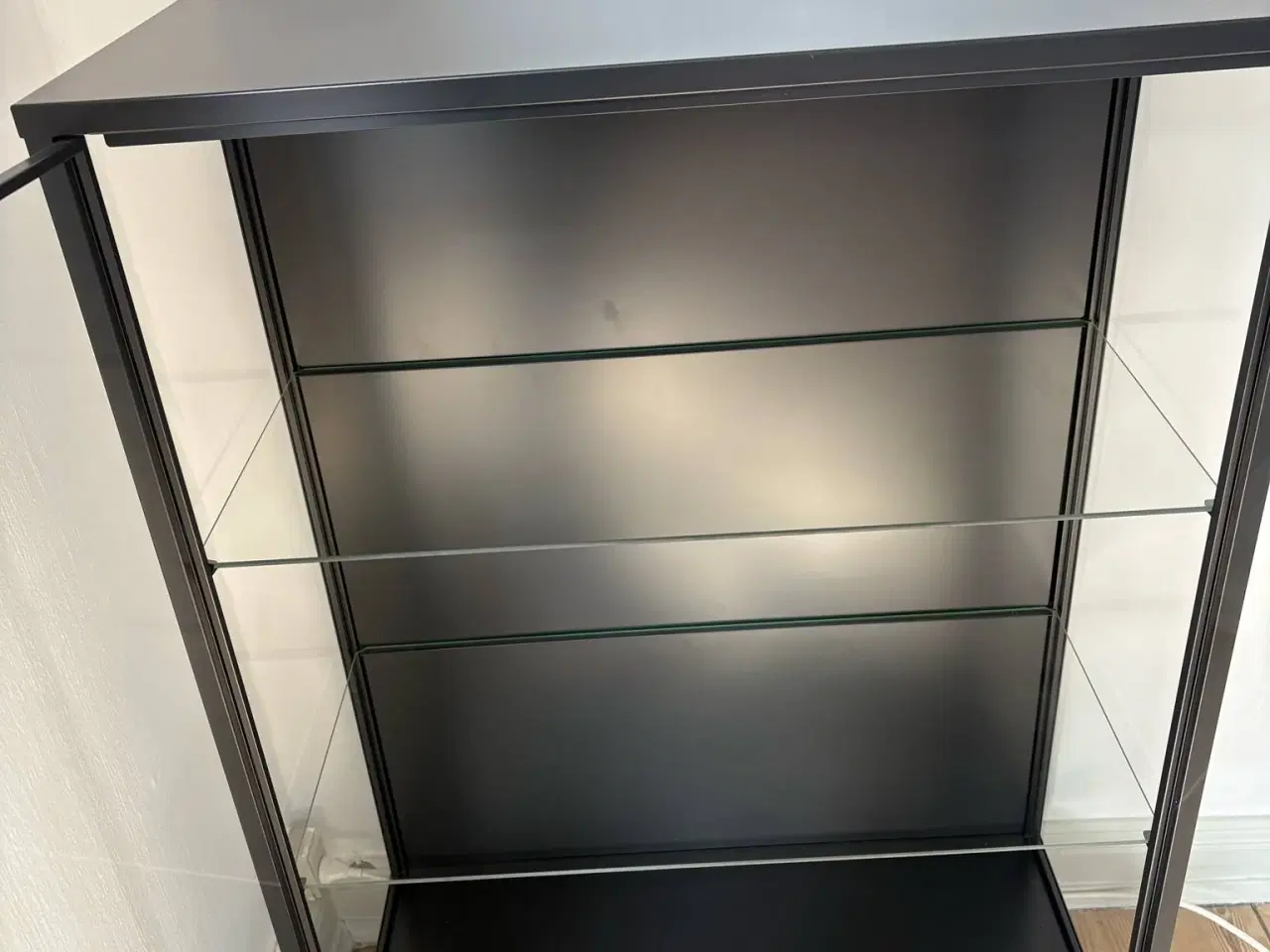 Billede 1 - Vitrine skab Rudsta