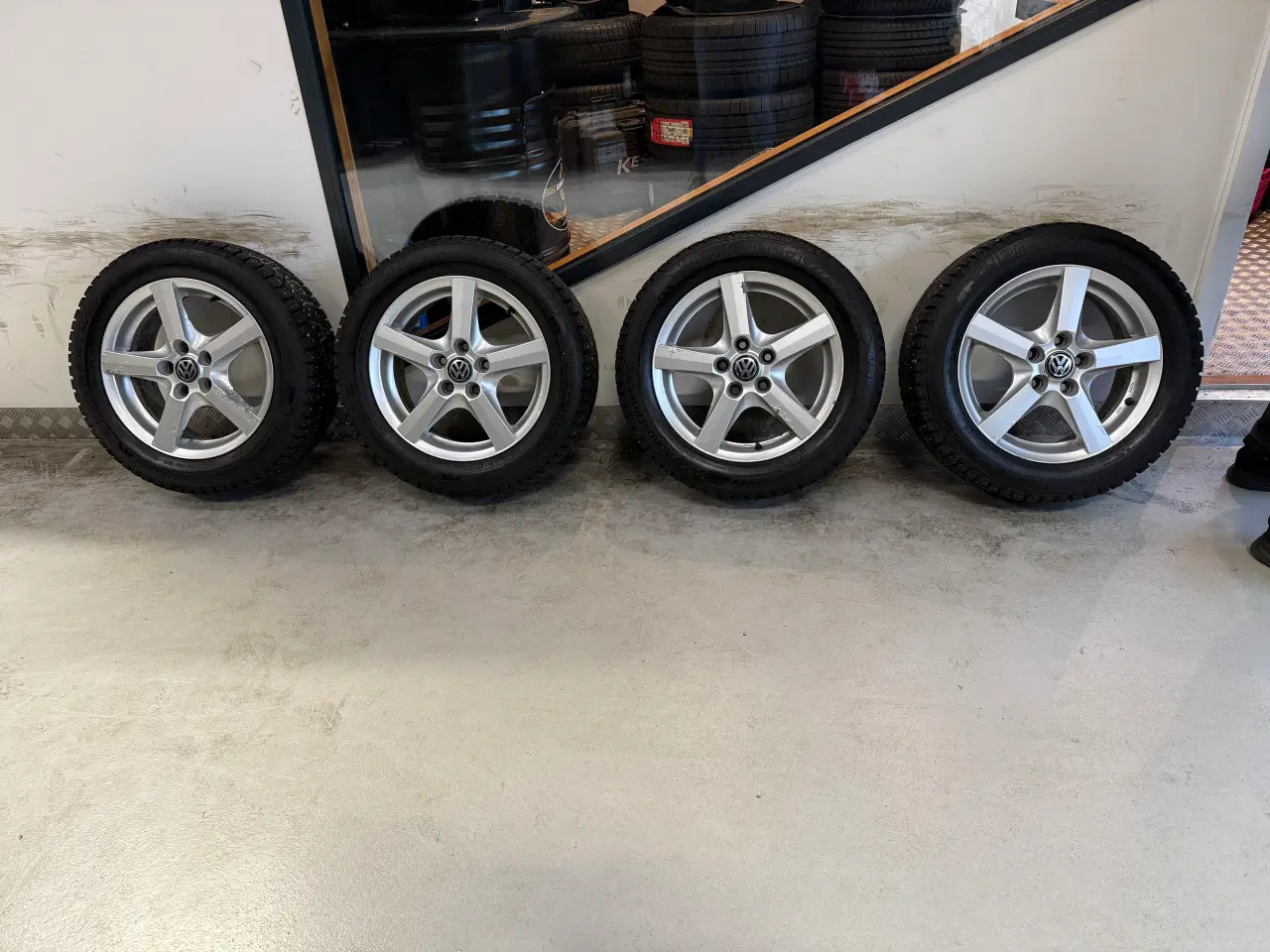 Billede 1 - Brugte 16” alufælge med gislaved vinterdæk