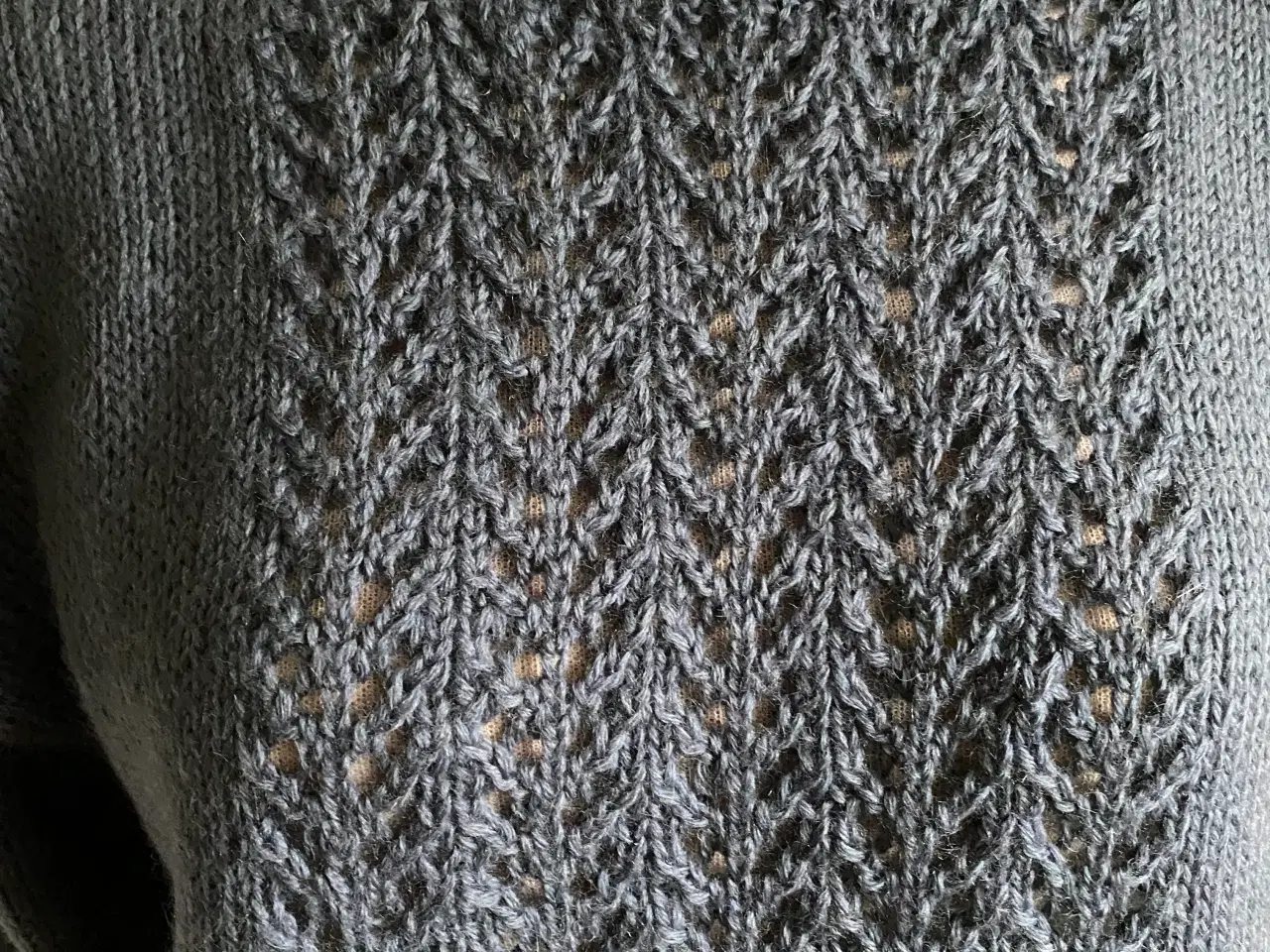 Billede 3 - Håndstrikket uldtrøje