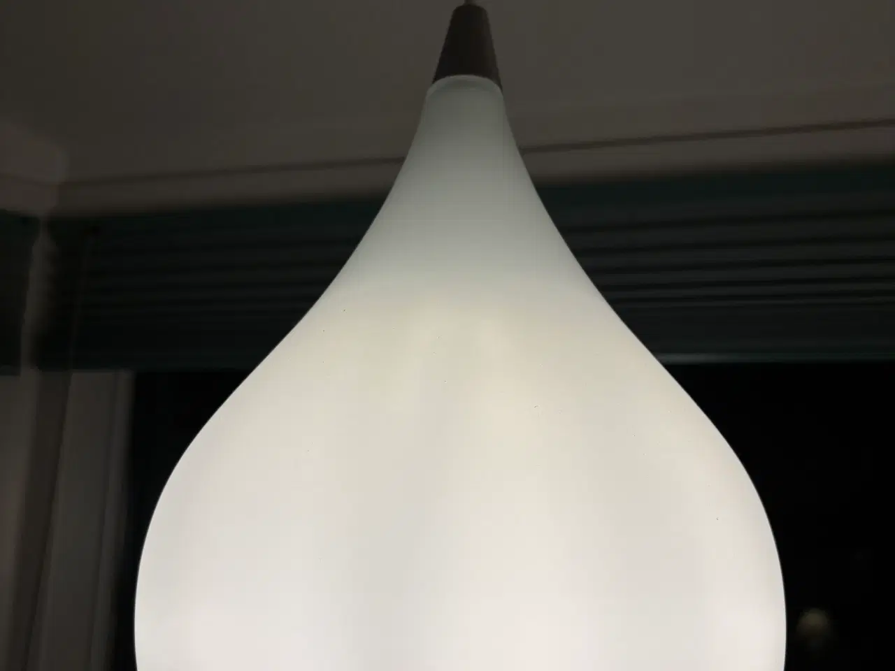 Billede 2 - Drops Pendel Ø23 Opal - Halo Design