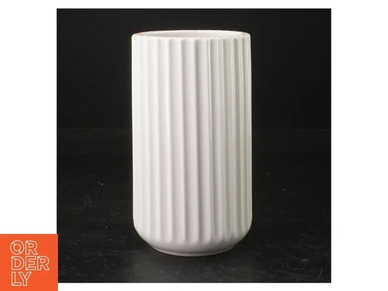 Billede 1 - Lyngby Porcelæn vase fra Lyngby (str. 15 cm. 8 cm i diameter)