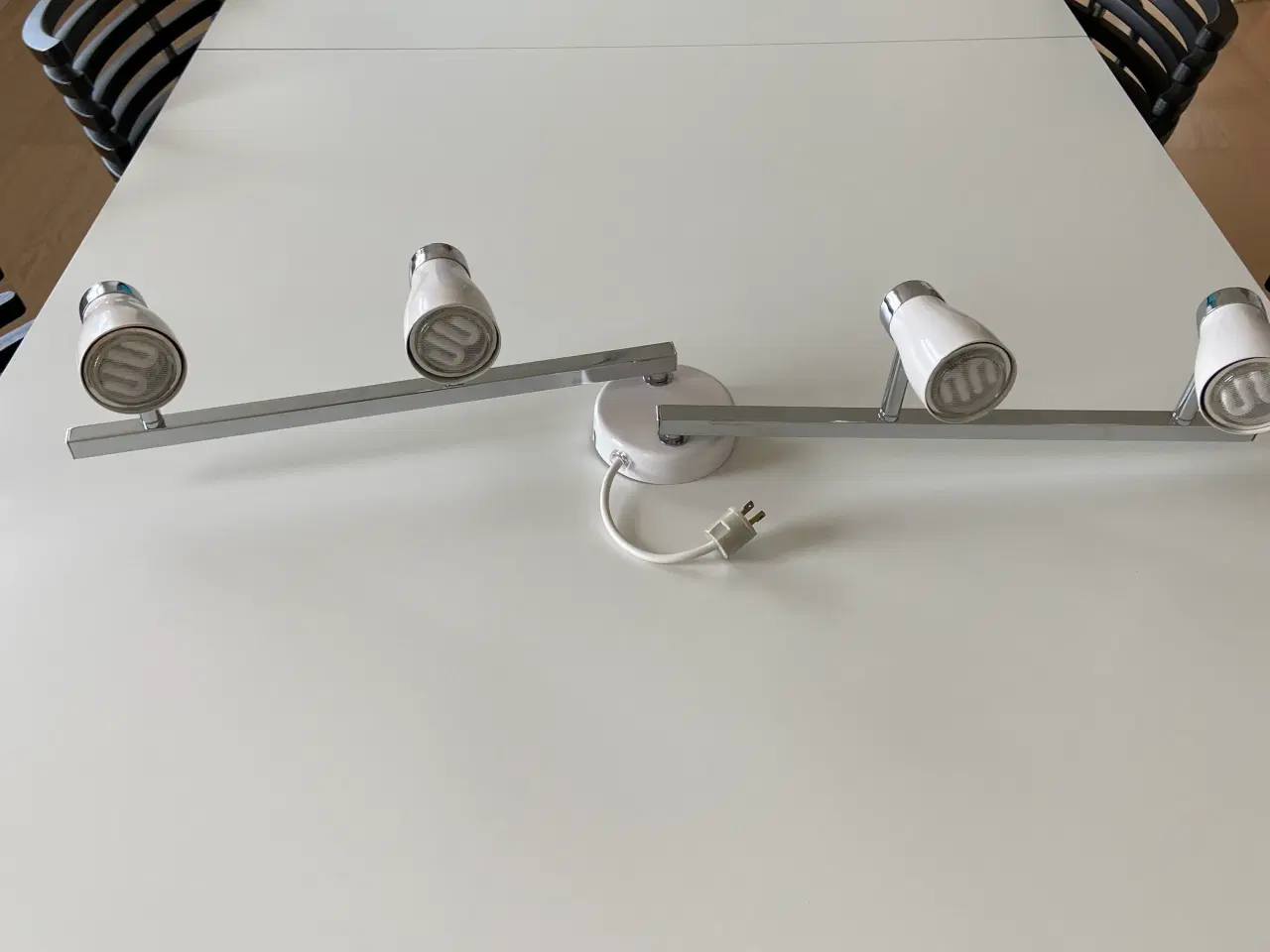 Billede 1 - Lampe med 4 hvide spots
