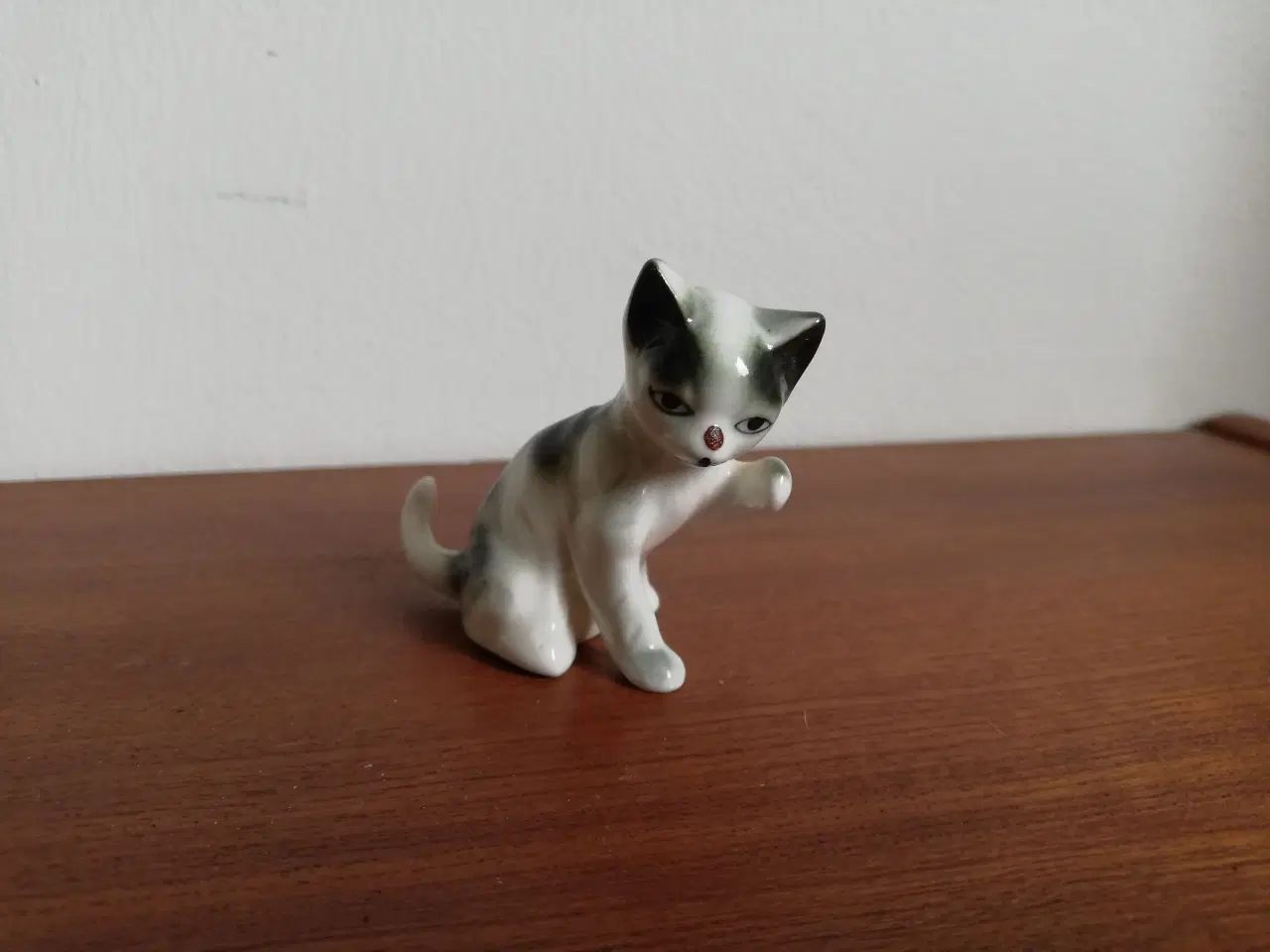 Billede 1 - Porcelæns kat