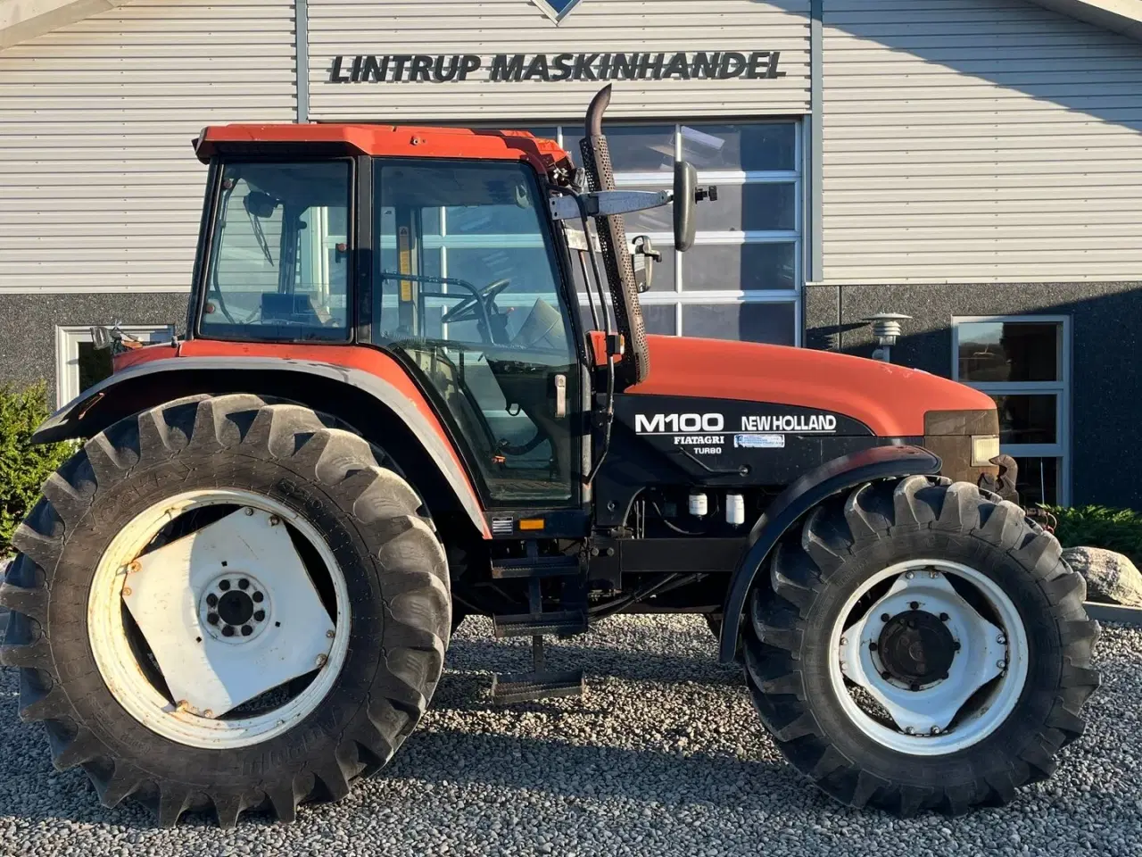 Billede 8 - New Holland M100 Med frontlift og turbo