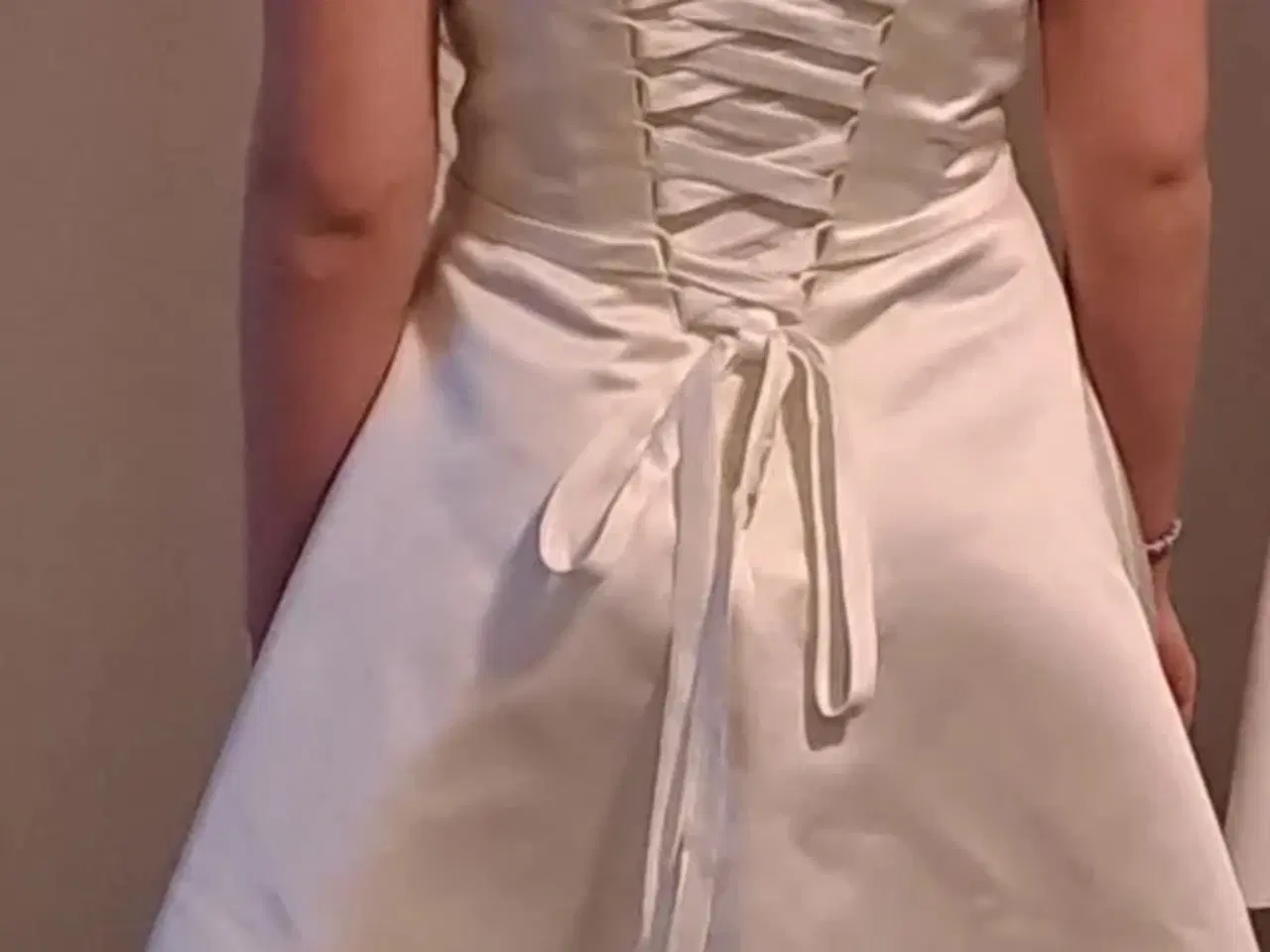 Billede 3 - Ny konfirmations kjole str 36