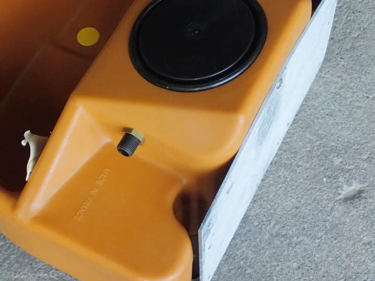 Billede 7 - Drikketrug La Buvette Biglac med svømmer        