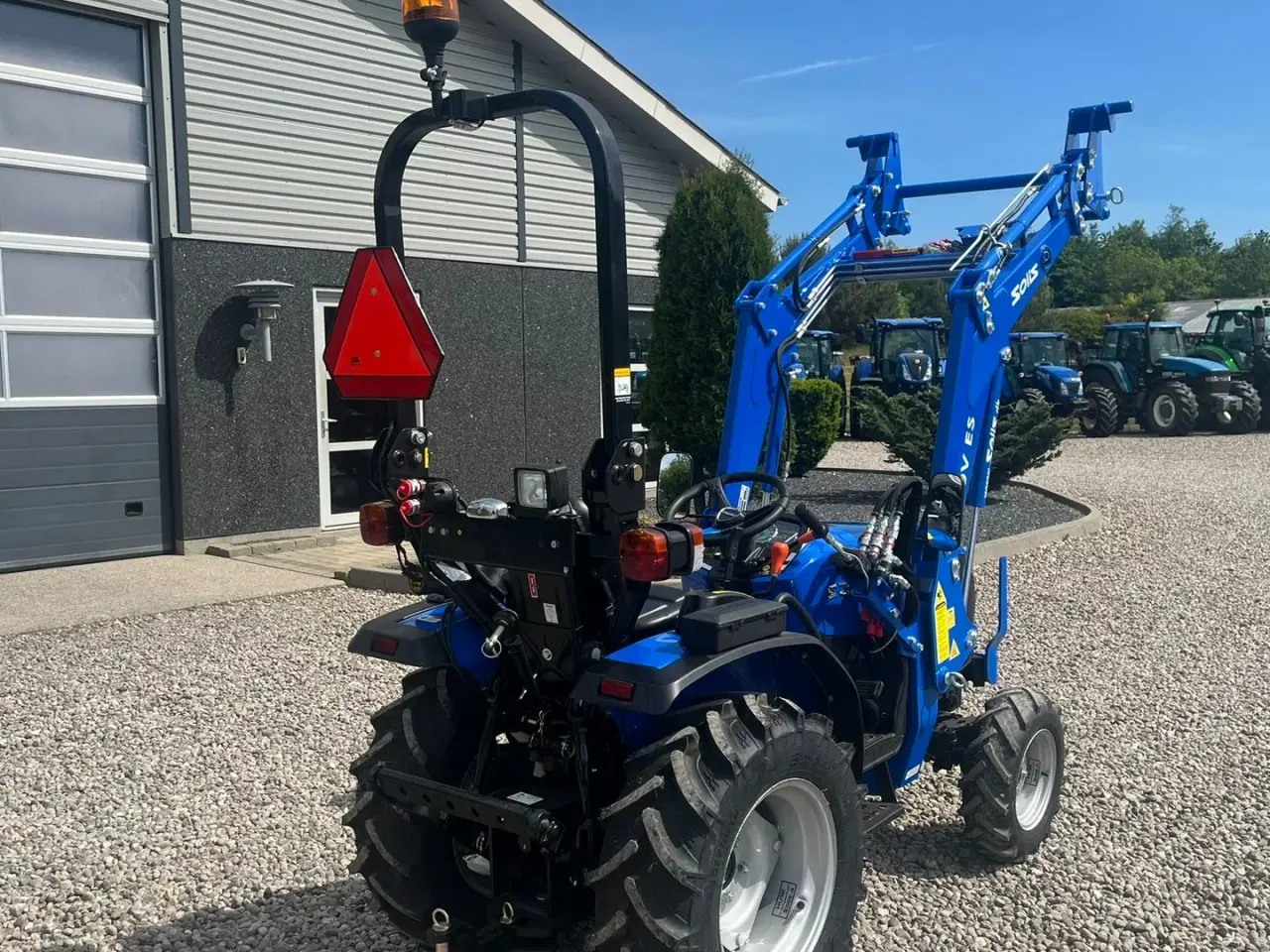 Billede 18 - Solis S26 6+2 gearmaskine med Fuldhydraulisk frontlæsser