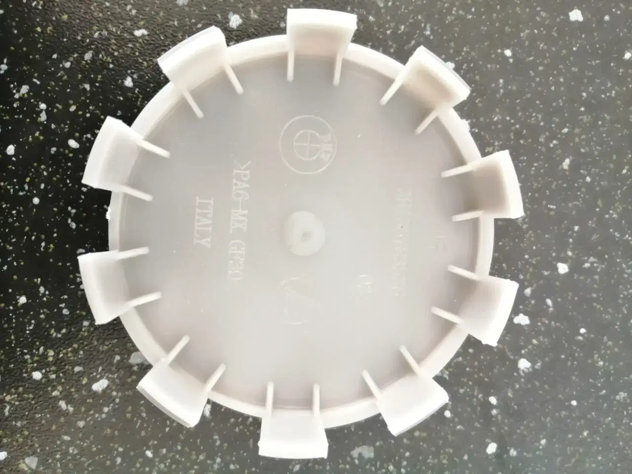 Billede 5 - Emblemer, Spacer, hjulbolte, Centreringsringe mm