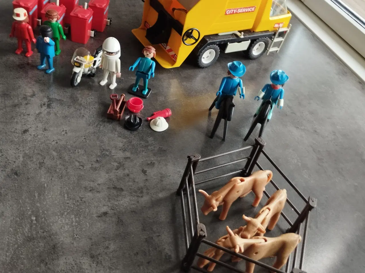 Billede 3 - Play mobil System nr. 3353 og 3275