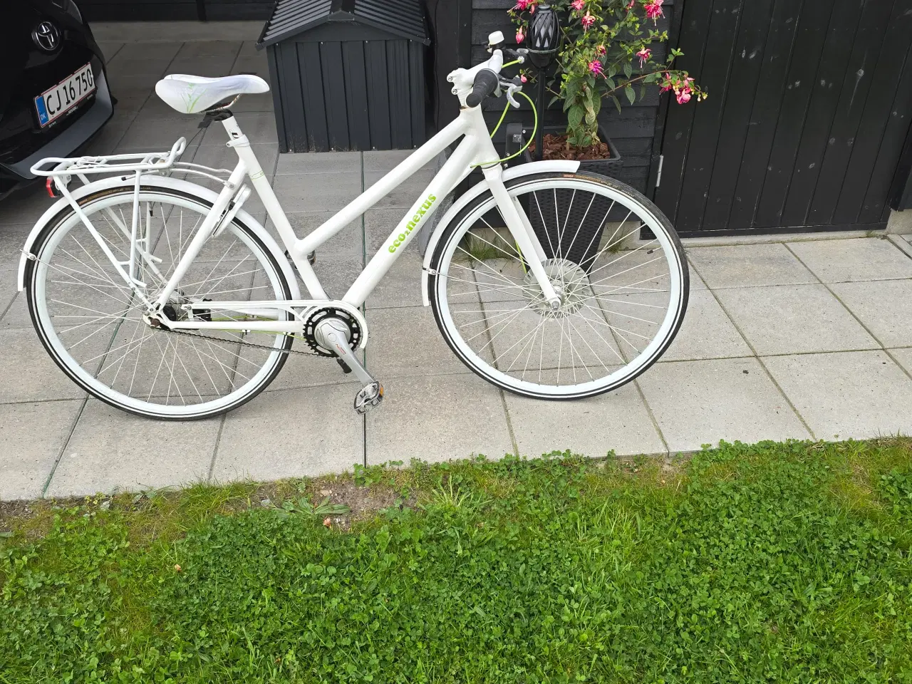 Billede 1 - Pige/dame cykel til salg