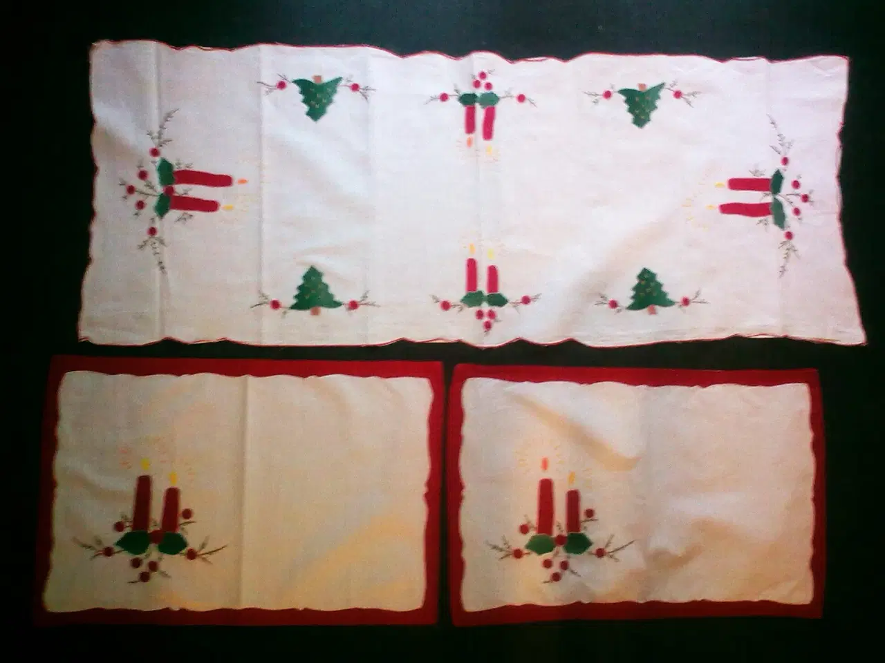 Billede 2 - Husflid patchwork julet dug løber og dækserviet