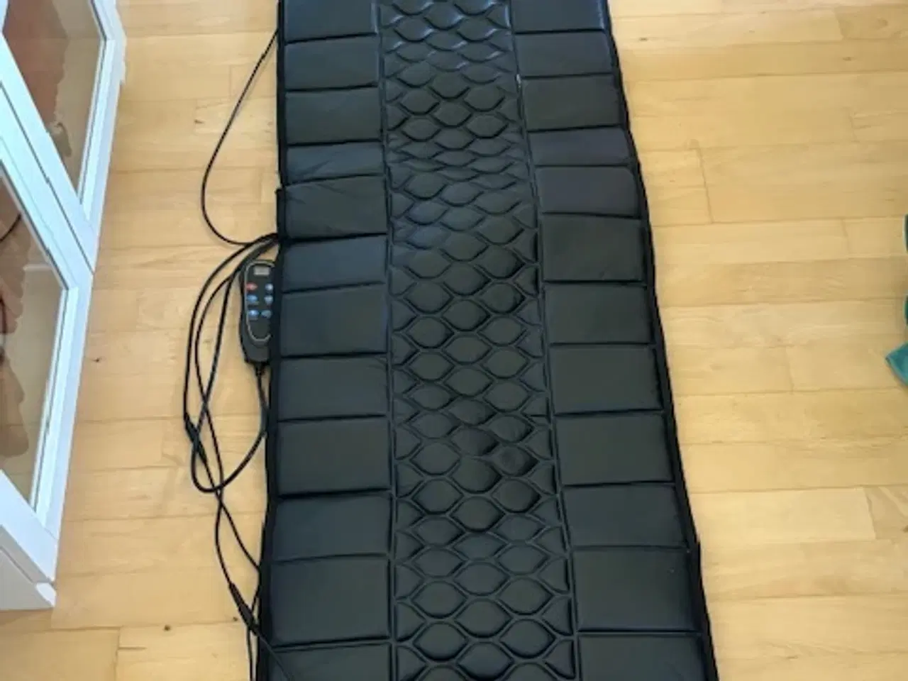 Billede 2 - Elektrisk massagemåtte sort med 10 zoner