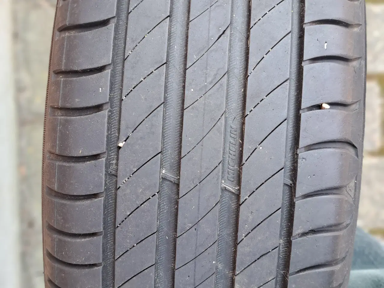 Billede 2 - Byd på VW sommerdæk på alufælge