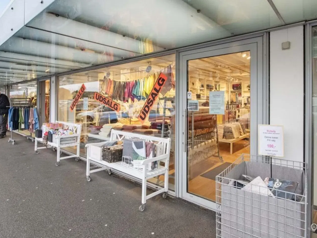 Billede 1 - Butik i velbesøgt shoppingcenter