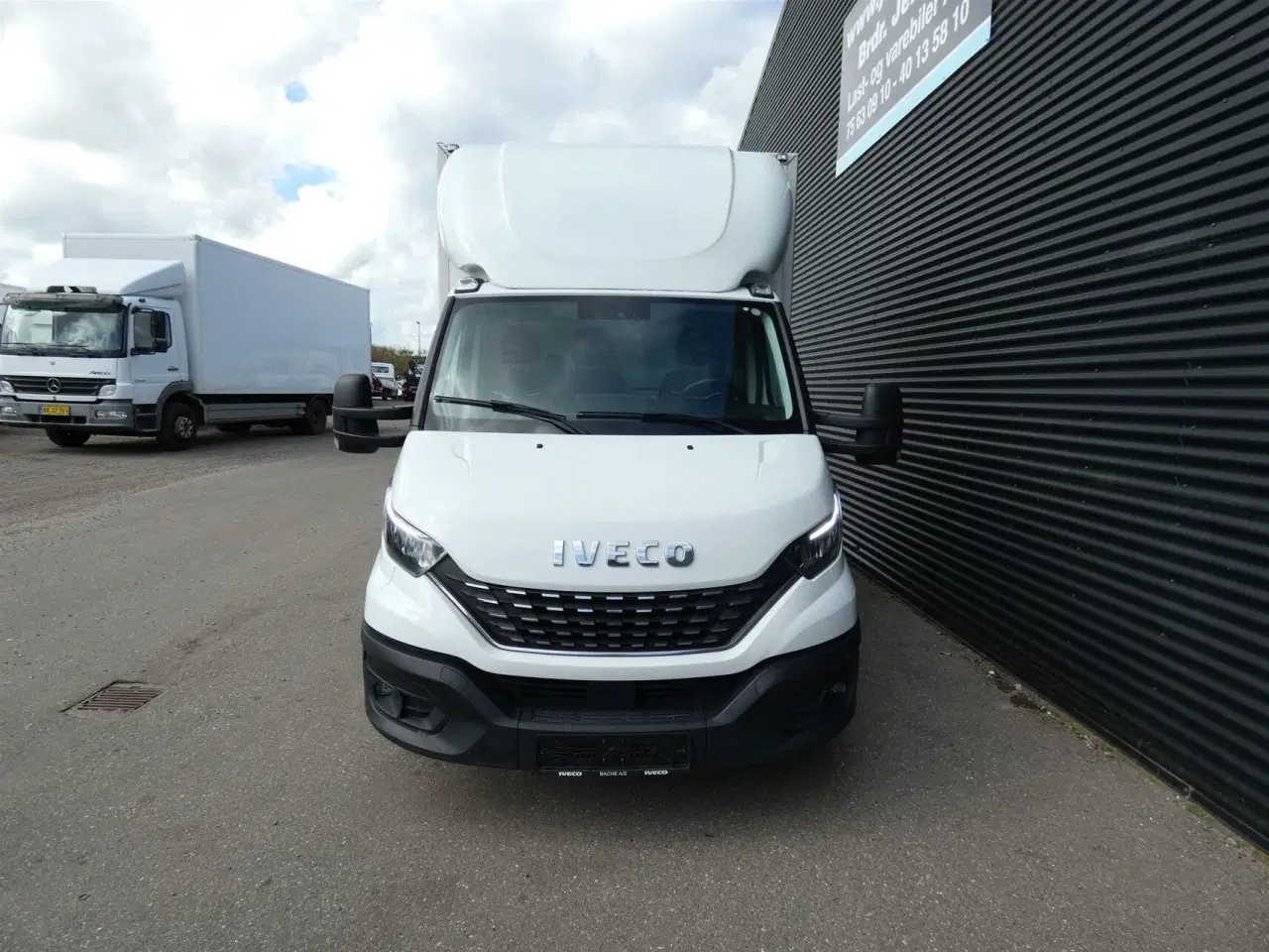 Billede 3 - Iveco Daily 35S16 4100mm 2,3 D m/Alukasse med lift Hi-Matic 156HK Ladv./Chas. 8g Aut.