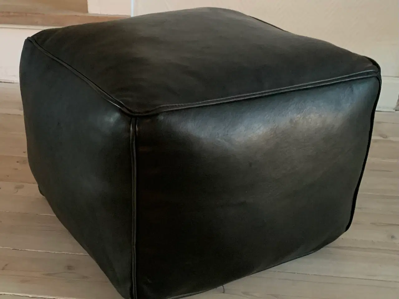 Billede 2 - Puf i sort kernelæder