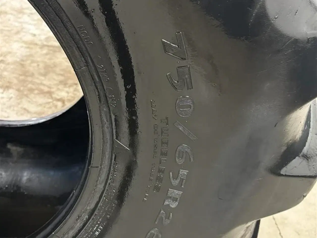 Billede 3 - Goodyear 750/65R26