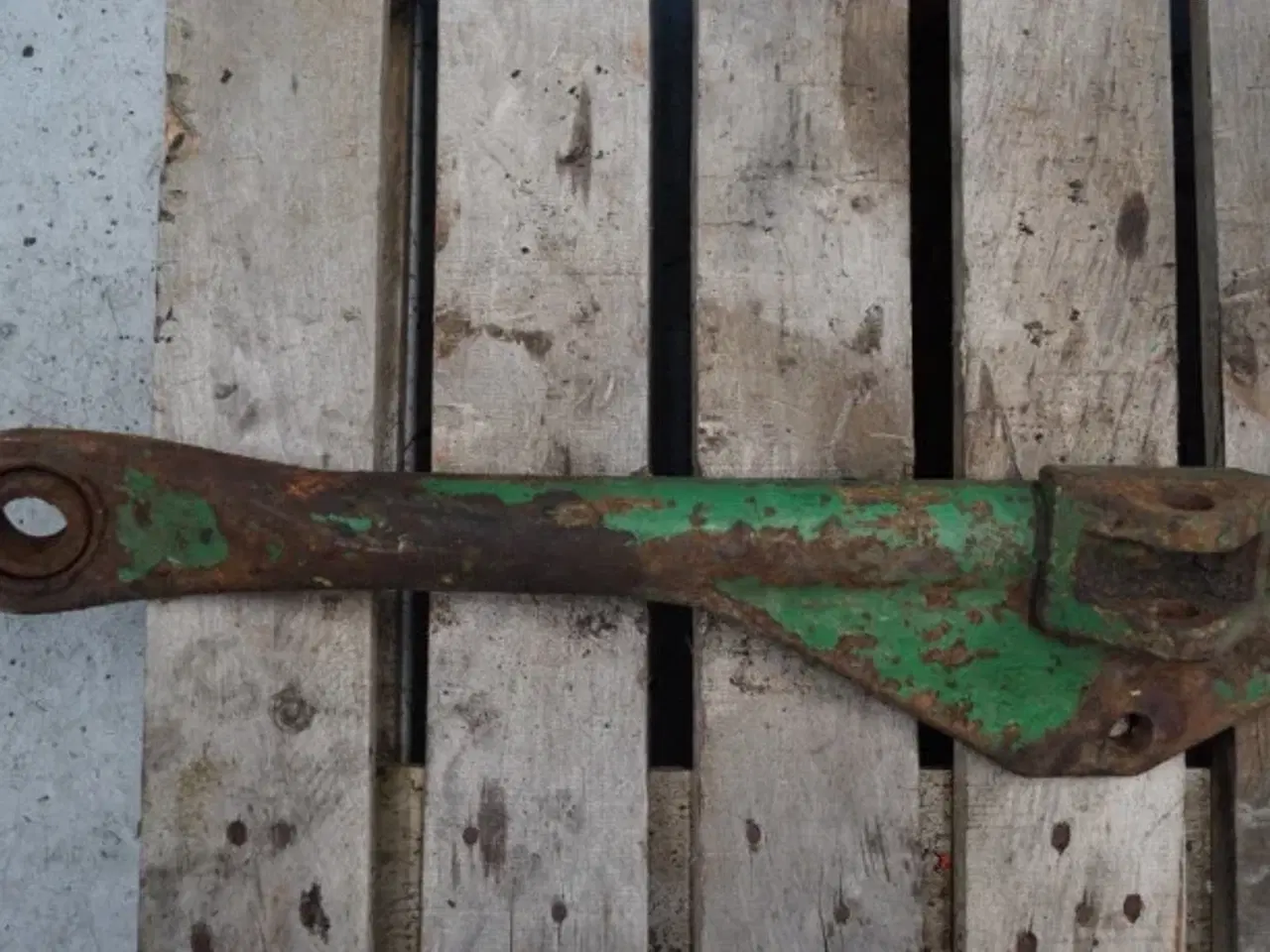 Billede 3 - John Deere 2450 R.H. Liftarm AL26682