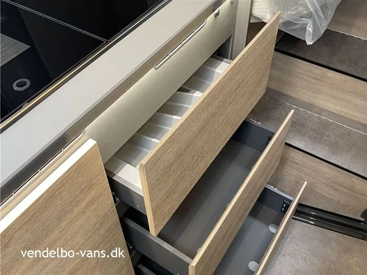 Billede 16 - 2024 - Dethleffs Globetrail CVD 600 ER Advantage   Korteste model med enkeltsenge - årets CamperVan 2024