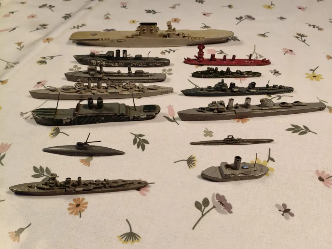 Billede 1 - super fedt lot af blyskibe og pilot