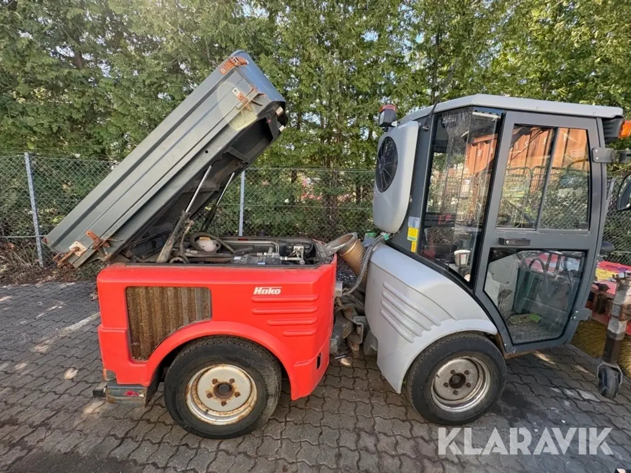Billede 6 - Redskabsbærer Hako Citymaster 1200 med fejesug