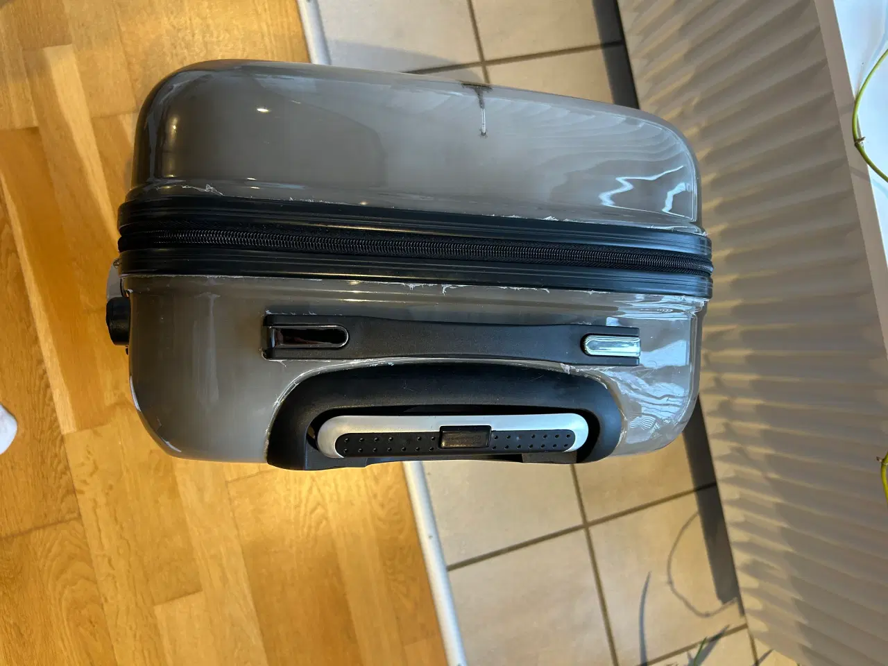 Billede 4 - Næsten ny trolley med 4 hjul og lås