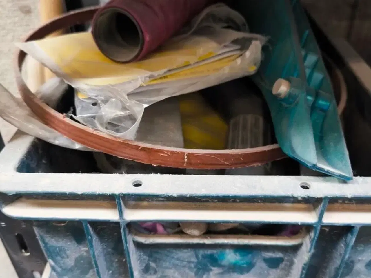 Billede 5 - Reol inkl. indhold