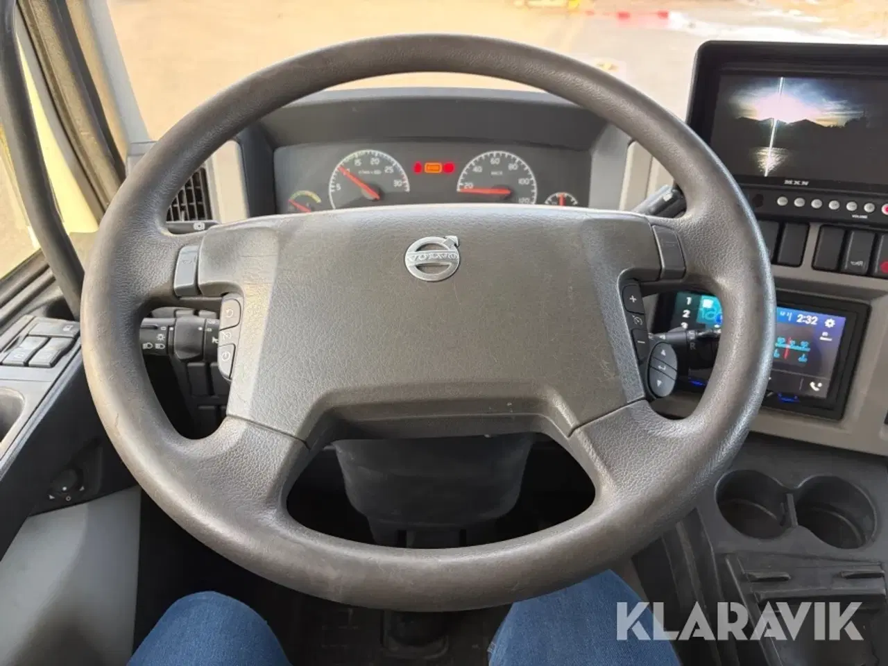 Billede 9 - Servicelastbil Volvo FL med Fassi Micro 20 læssekran