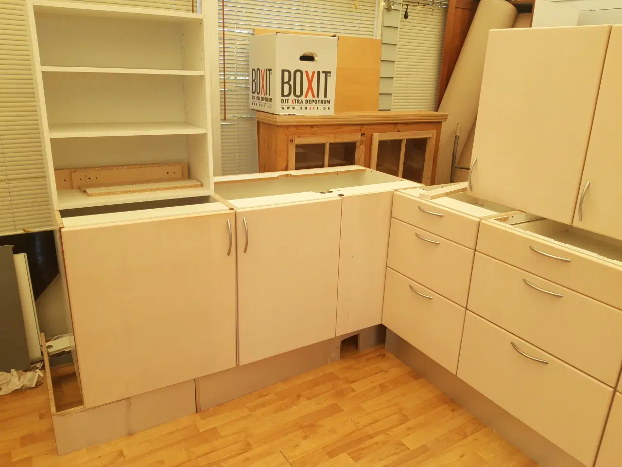 Billede 2 - Pæn Svane køkken sælges