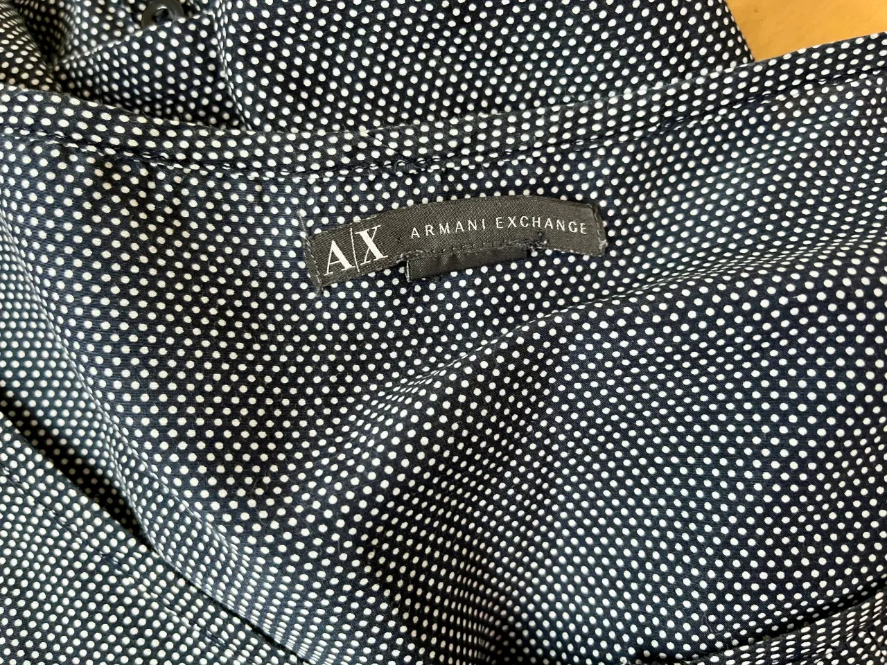 Billede 6 - Armani, prikket bluse, str L
