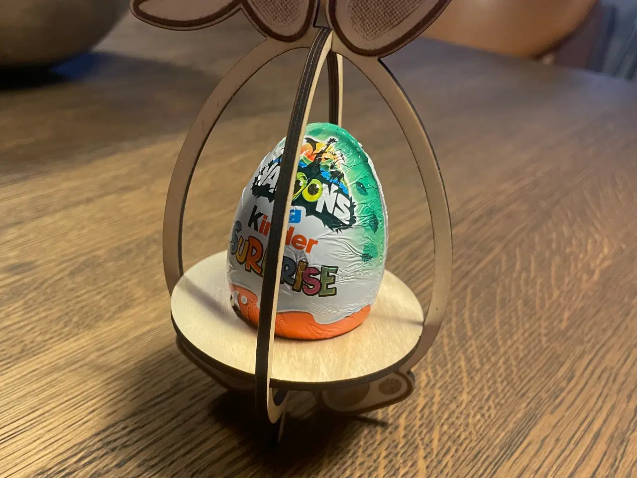 Billede 1 - Flot påskehare i egetræ.