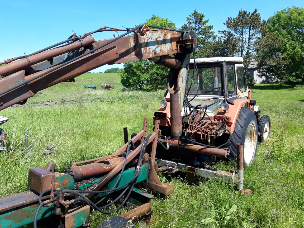 Billede 2 - traktor, kran og kløver