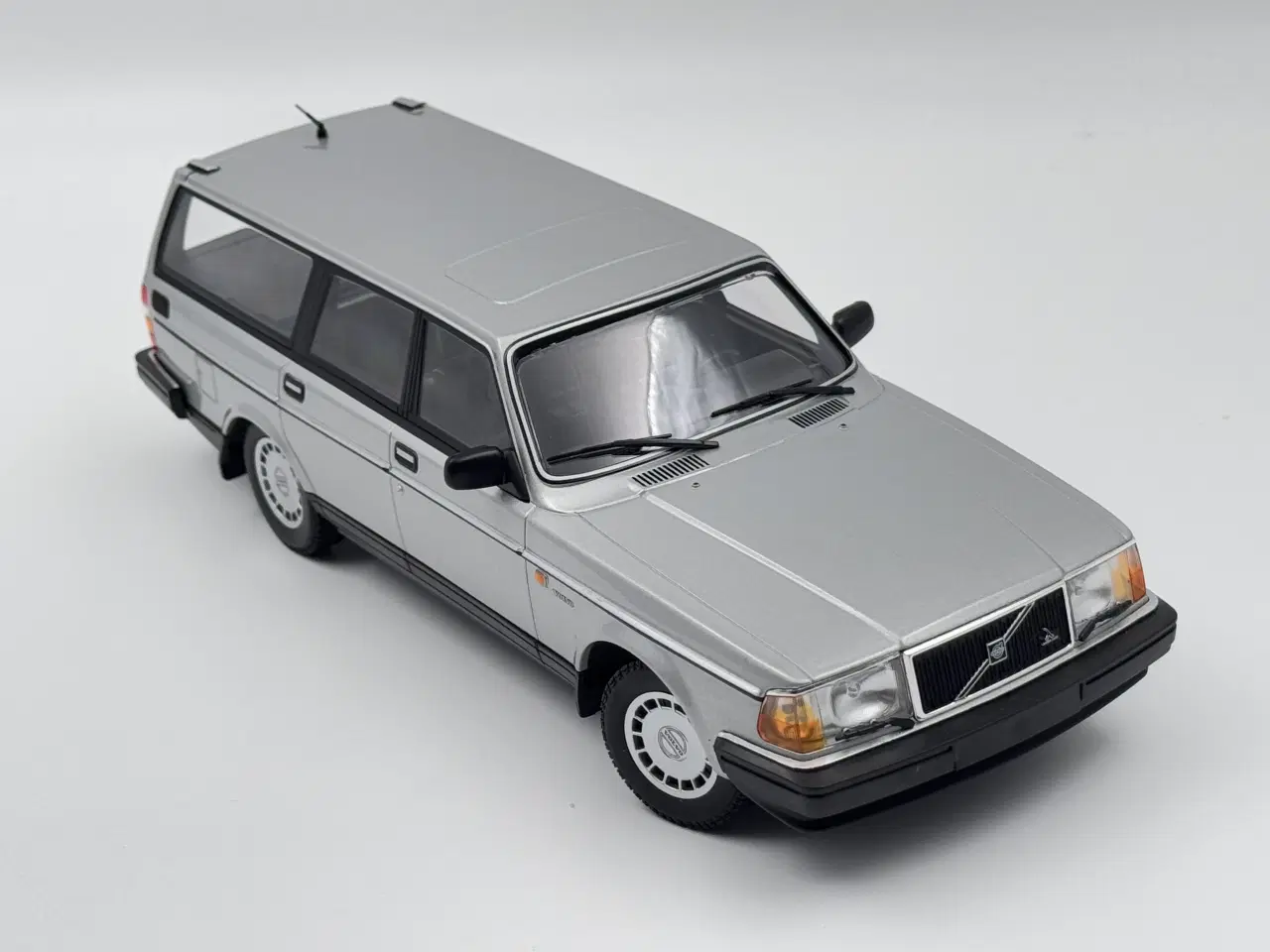 Billede 5 - 1986 Volvo 240 GL Break / Stationcar - 1:18 