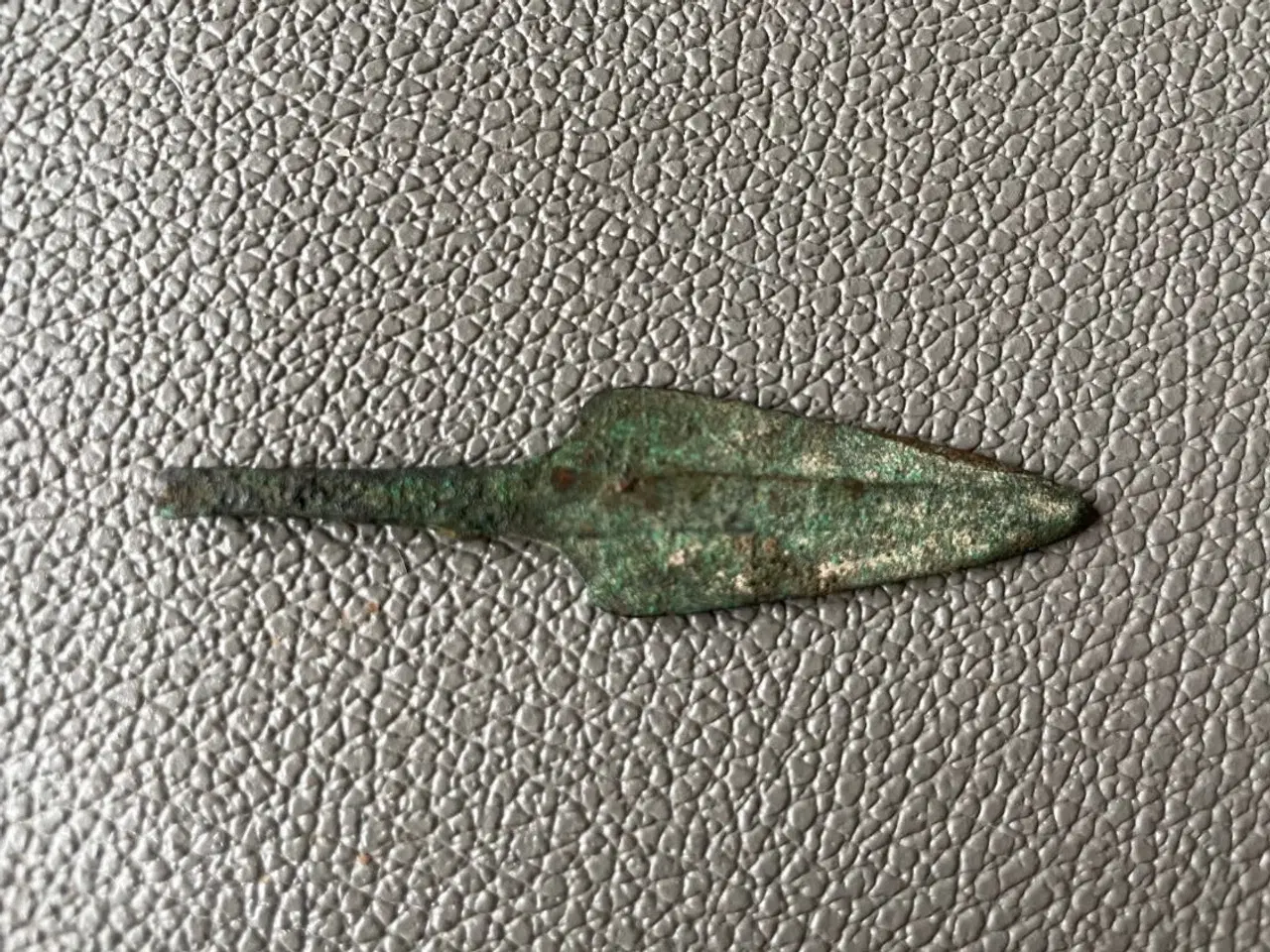 Billede 4 - Pilespids fra bronzealderen