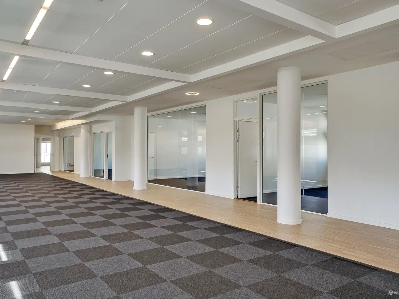 Billede 32 - Lyse og moderne kontorlokaler med rå kant