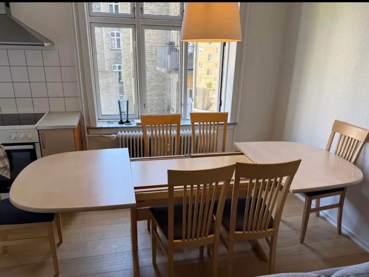 Billede 3 - Spisebord med 6 stole